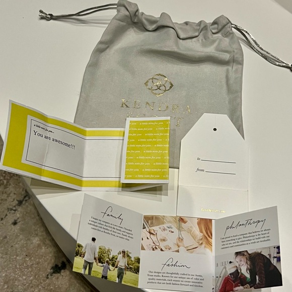 Kendra Scott Harlow Statement Necklace in gold suspended abalone stone shell - Picture 5 of 8